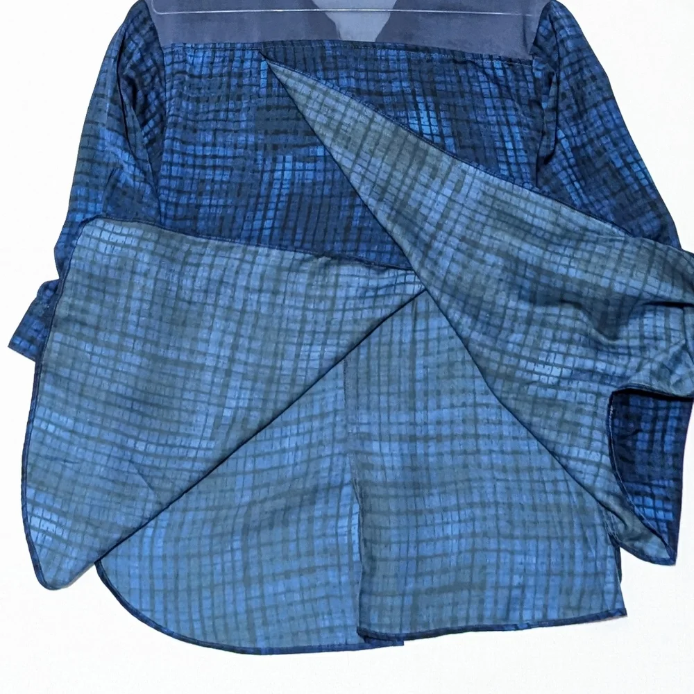 Simply Vera Vera Wang | Tunic | Plaid | Watercolor | Abstract | V Neck | Buttons - Picture 5 of 7